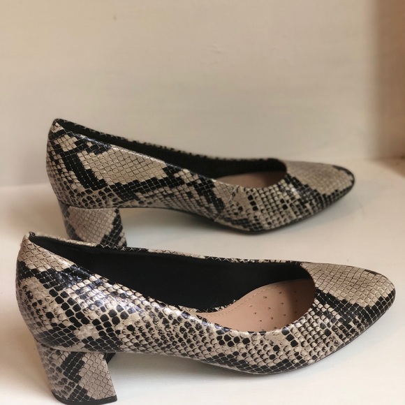 Evolve snakeskin print block heel size 7.5 - Picture 4 of 5
